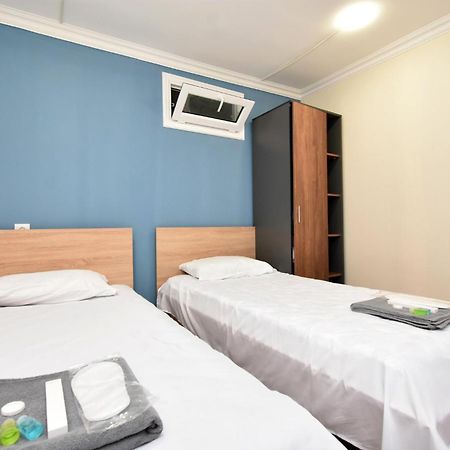 Aaaa Hotel Jereván Kültér fotó