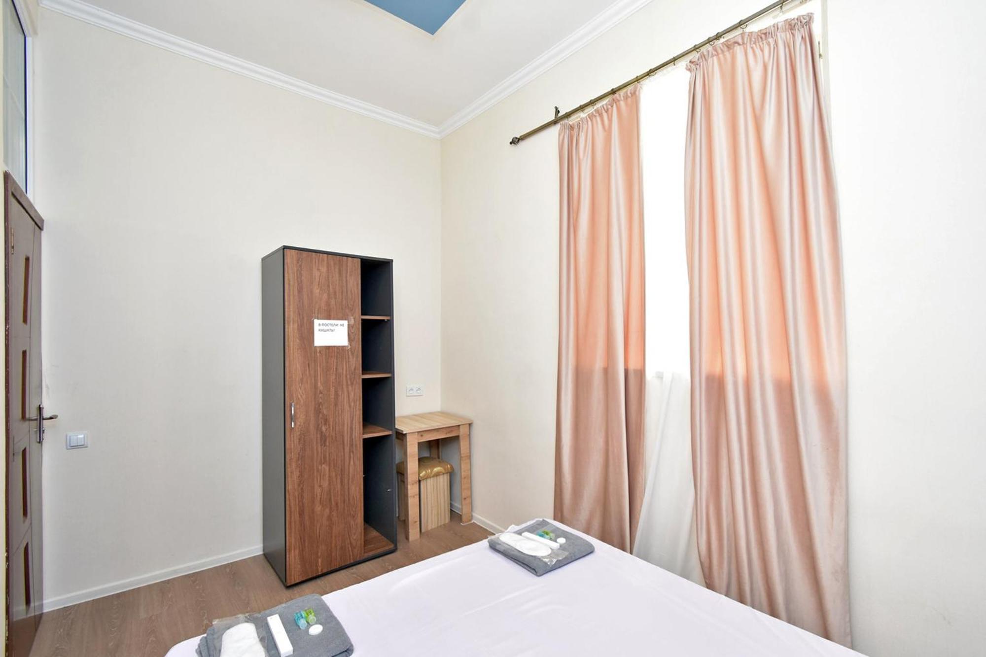 Aaaa Hotel Jereván Kültér fotó
